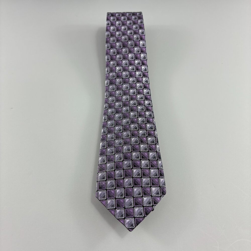 The Men's Store Bloomingdale's Purple / Grey Geometric Men's Tie 3" x 64"